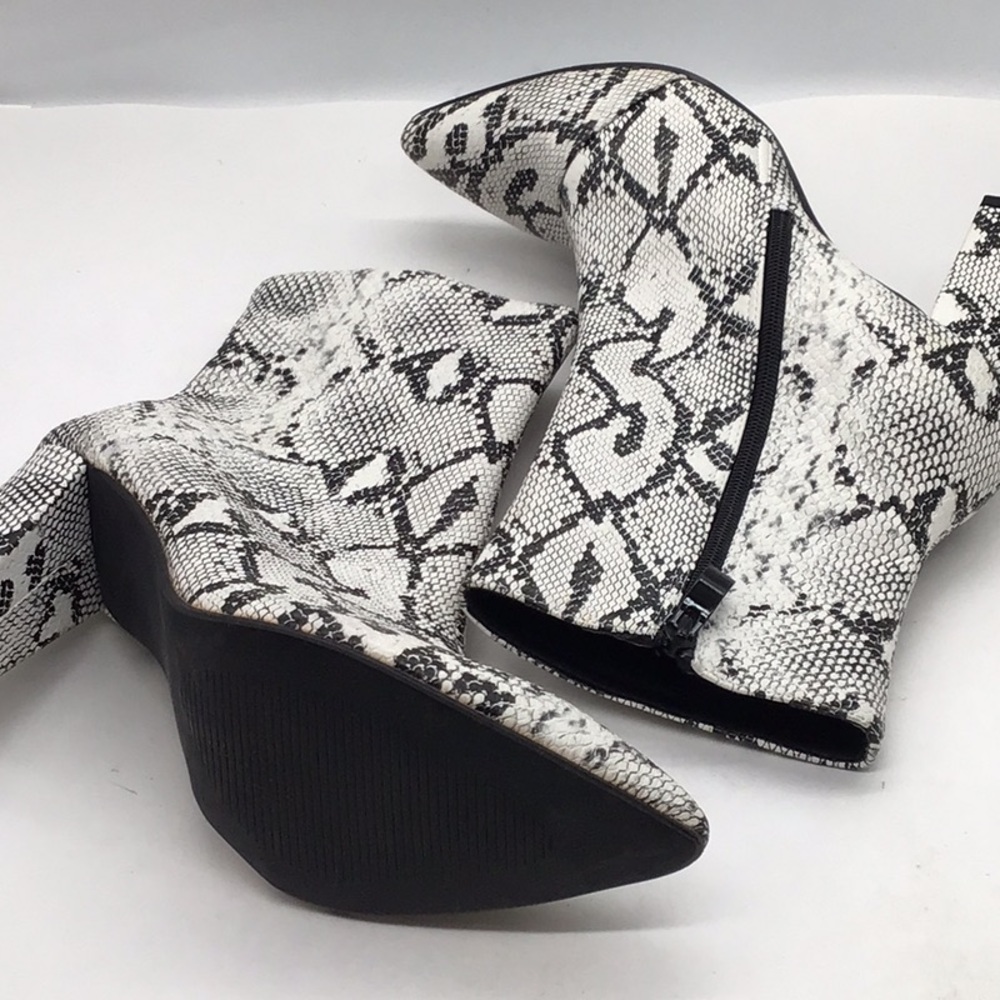 Black & White Faux Snake Skin Pointed Toe Block Heel Ankle Boot - Picture 6 of 9